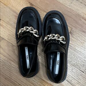 Zara Glossy Black Loafers with Chunky Gold Chain